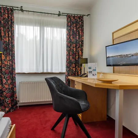 Zur Schmiede Hotell 3*